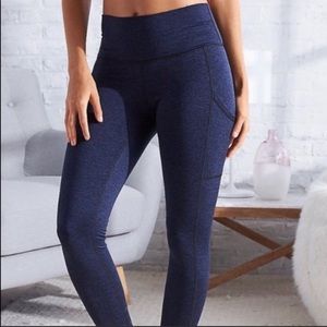 Aerie Chill Play Move Leggings size Medium